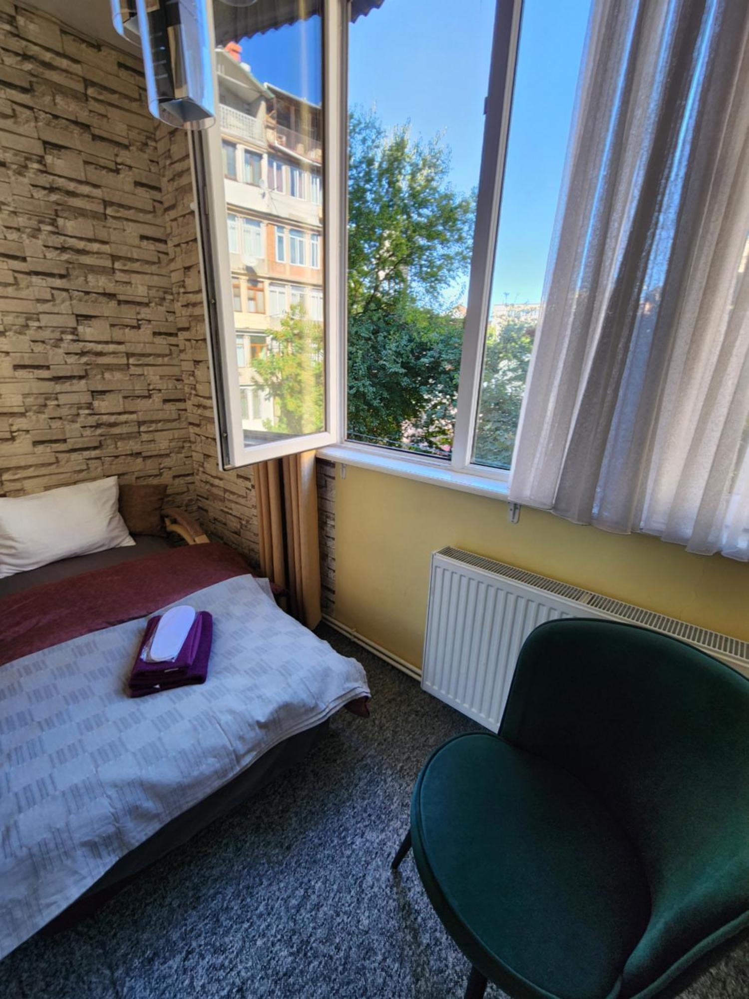 10 Baratashvili St Tbilisi Exterior photo